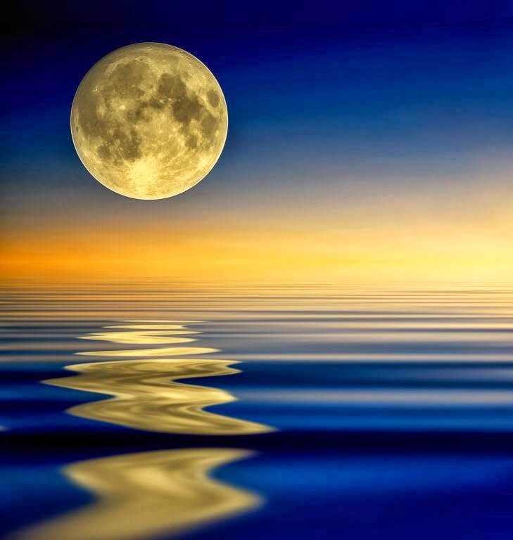 Φεγγάρι γαλάζια Θαλασσα